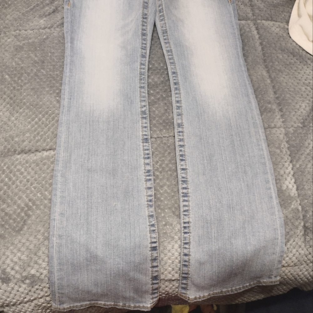 True Religion low rise boot cut light wash jeans NWT.